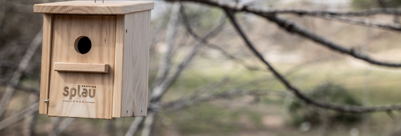 Una de les caixes-niu construïdes al taller en què col·labora el centre